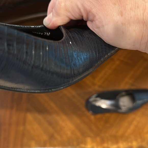 J.Reneé EUC Navy Mary Square-toe Gold accent Lizard Pumps 7M - Picture 9 of 9